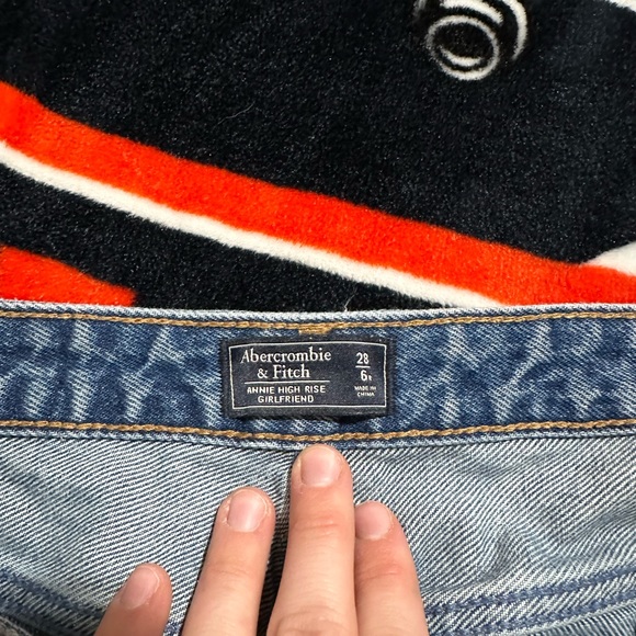 Abercrombie & Fitch Annie High Rise Girlfriend Jeans - Picture 4 of 4